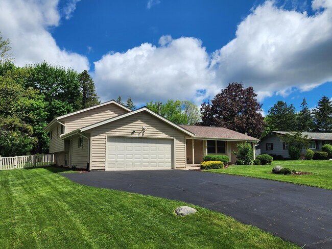 Foto del edificio - 21810 Locksley Ln