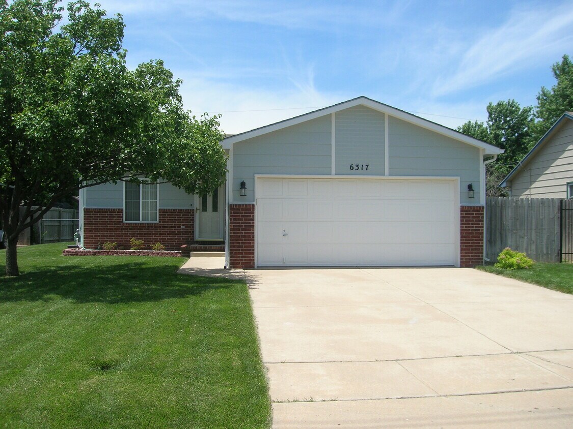 Primary Photo - 6317 N Grove St