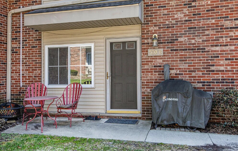 Foto principal - 570 Kellogg St