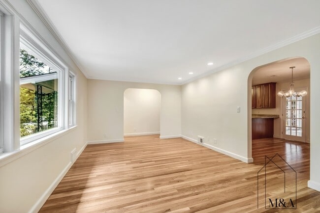 Building Photo - 43 Kendall Rd