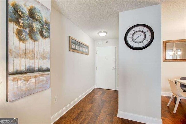 Foto del edificio - 2479 Peachtree Rd NE