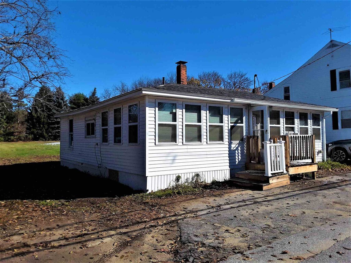 257 Pembroke St, Pembroke, NH 03828 House Rental in Pembroke, NH