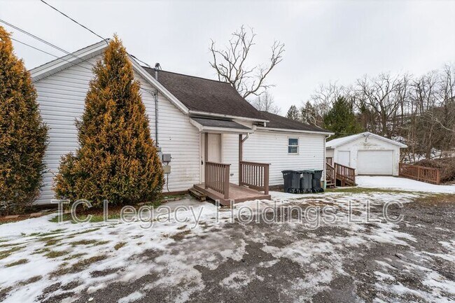 Foto del edificio - 127 Haymond Hwy