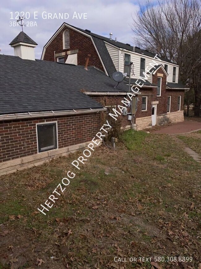 Foto del edificio - Holiday Special Thru January 1.  Large hom...
