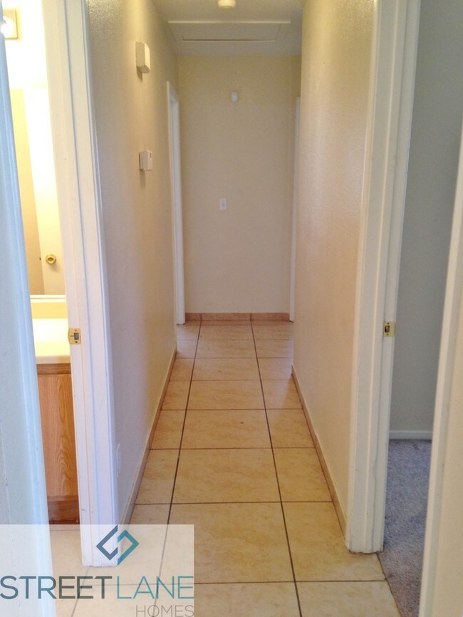Foto del edificio - 4242 Dobson Dr
