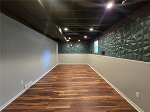 Building Photo - 9 Hepatica Ln