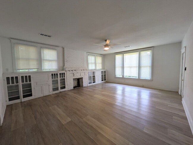 Foto del edificio - 1420 Live Oak St
