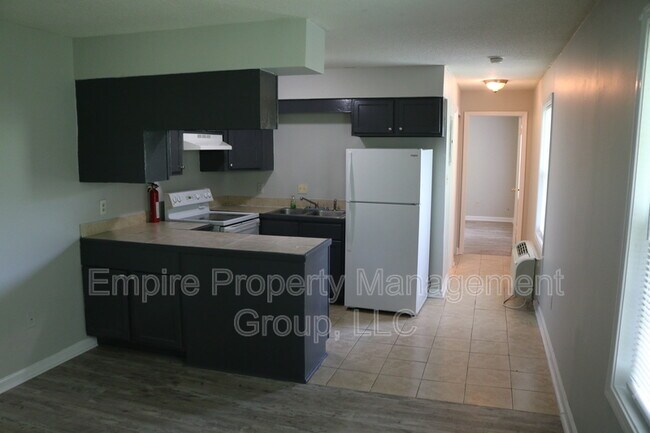 Foto del edificio - 1908 Tall Pines Cir