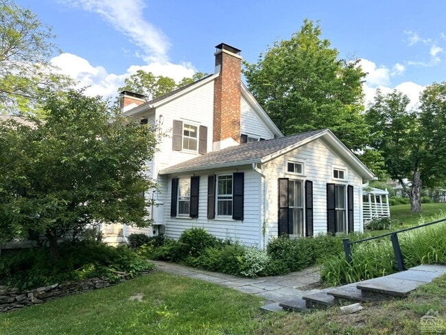 Foto del edificio - 105 Camp Creek Rd