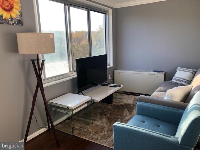 Foto del edificio - 10201 Grosvenor Pl
