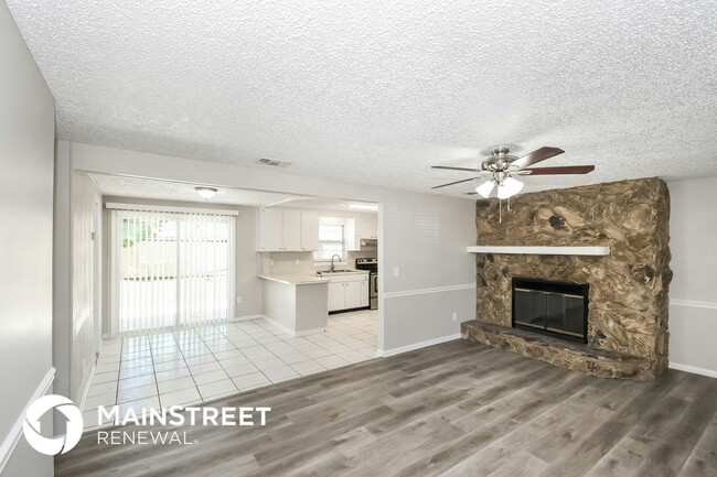 Building Photo - 8447 Thims Ave