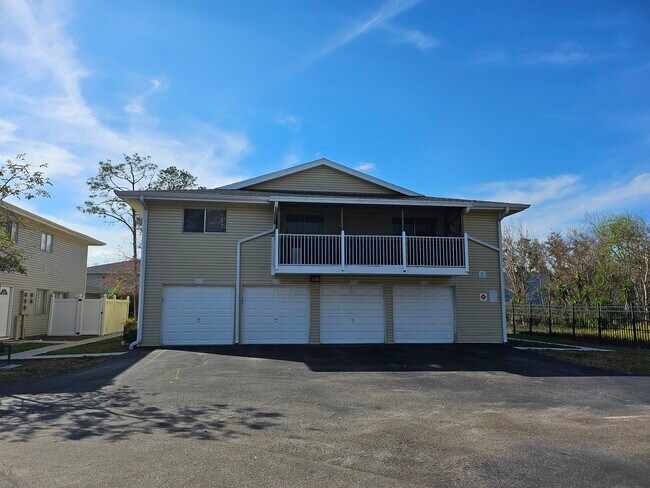 Foto del edificio - 4134 Pinebark Ave