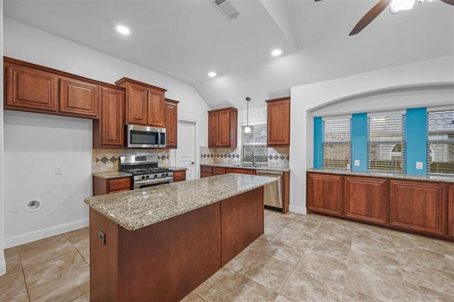 Building Photo - 905 Foxtail Dr
