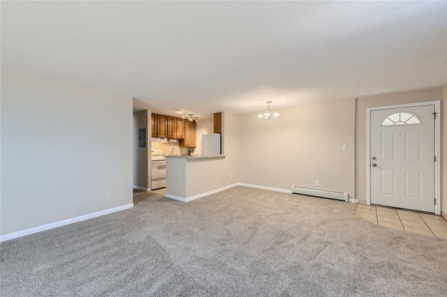 Foto del edificio - Top-floor, 2-bed 1-bath condo located near the highly desirable Old Town Arvada!