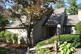 Building Photo - 59 Byron Dr