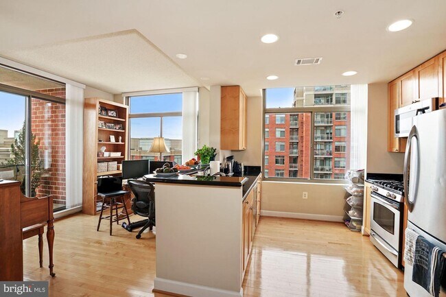 Foto del edificio - 3650 S Glebe Rd