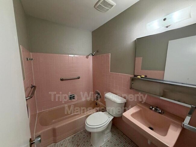 Building Photo - 1664 Talisman Ln