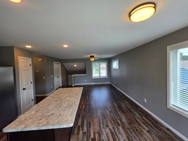 Building Photo - 2721 Kellogg Ave