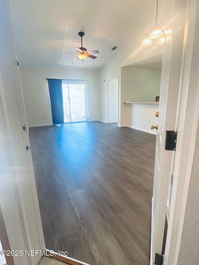 Building Photo - 9556 Armelle Way