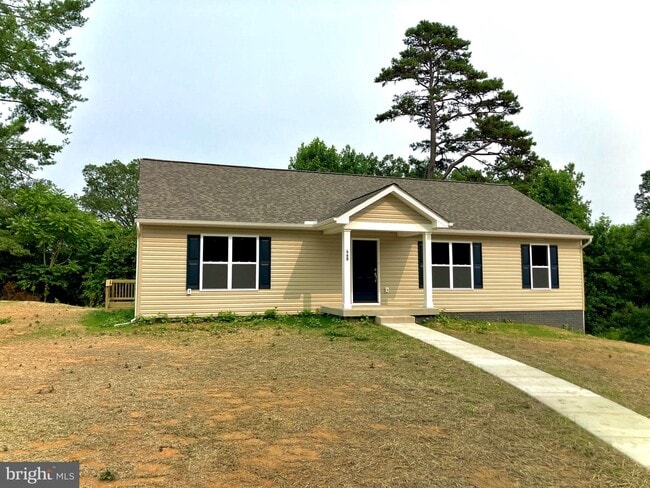 Building Photo - 468 Battle Mountain Rd