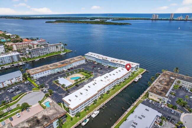 Foto del edificio - 110 Shore Ct