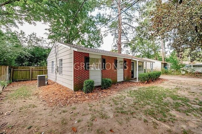 Foto del edificio - 4218 Barr St