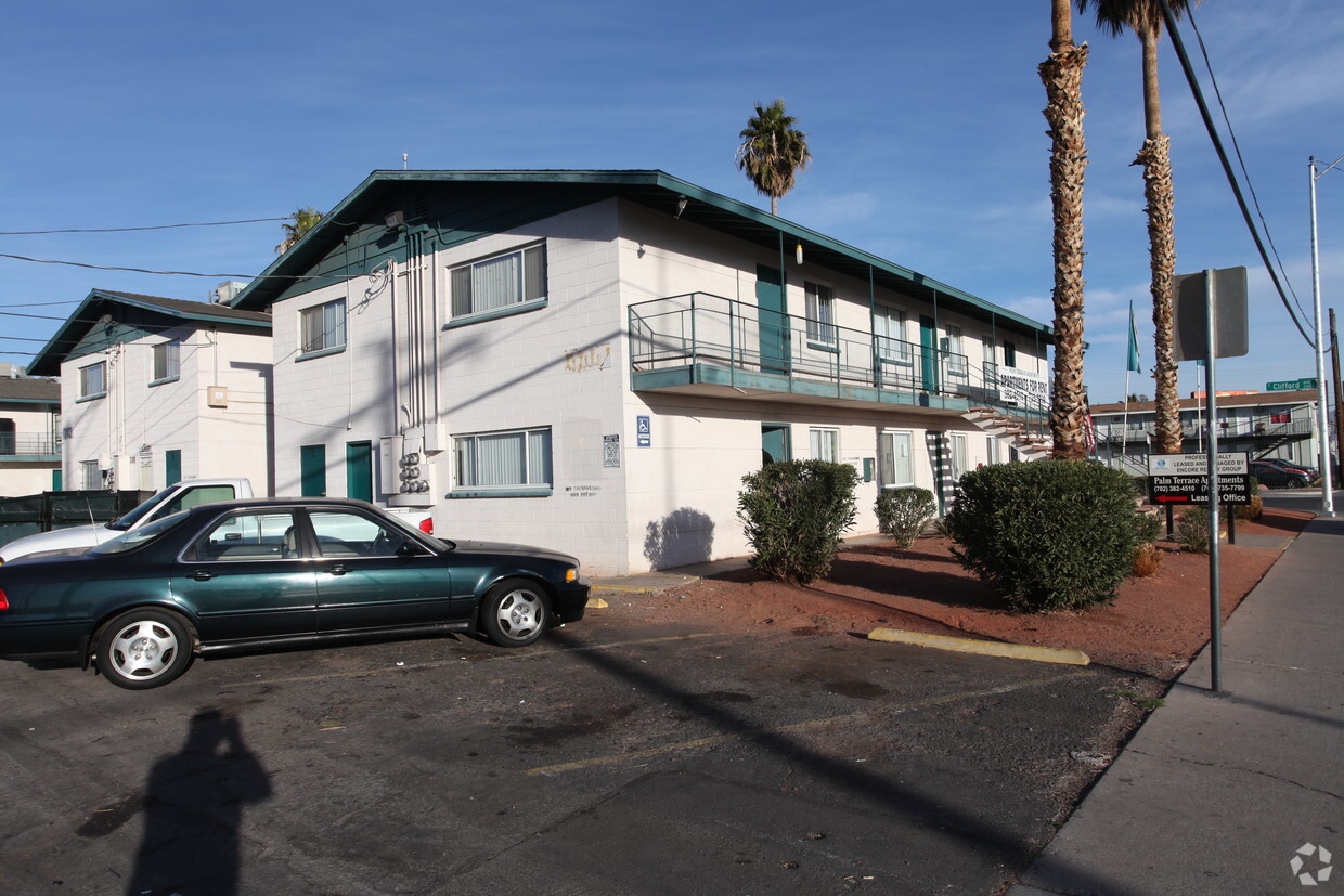 Building Photo - 2416 Clifford Ave