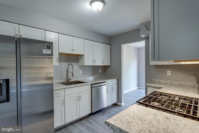 Building Photo - 32 Caraway Ct