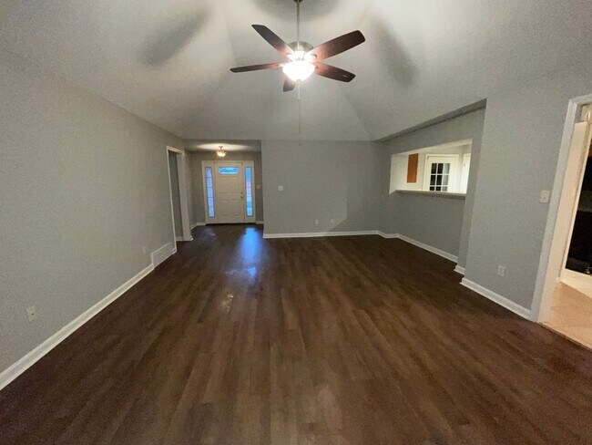 Building Photo - Leewood