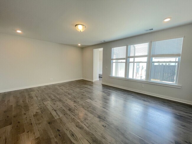 Building Photo - Homecoming