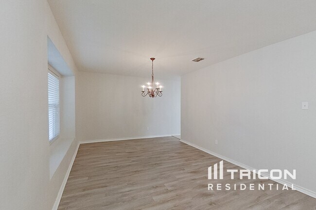 Foto del edificio - 1242 Yukon Dr