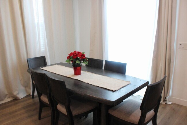 Foto del edificio - 15980 Mavericks Ln