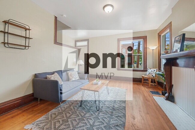 Building Photo - 263 E Northwood Ave