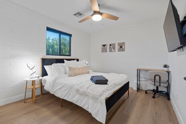 Foto del edificio - 4403 N 13th Pl