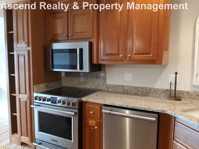 Building Photo - Unique Opportunity to Lease 2 Bed Lower Un...