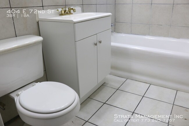 Foto del edificio - 404 E 72nd St #1A - $1050/m. (3br/1bath)