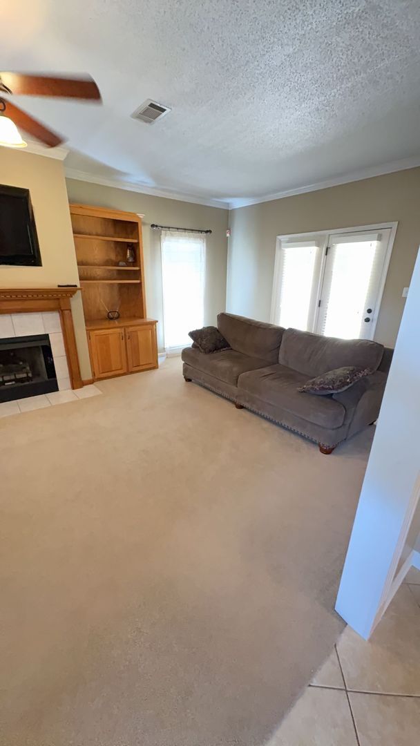 Foto del edificio - Beautiful 4 Bedroom - 2.5 Bath | Colliervi...