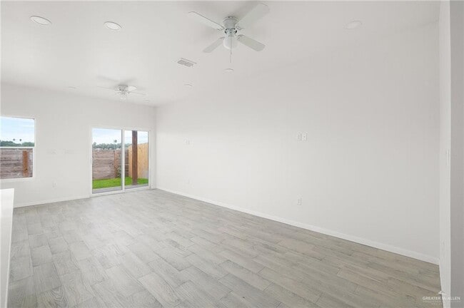 Building Photo - 15 Cassandra St