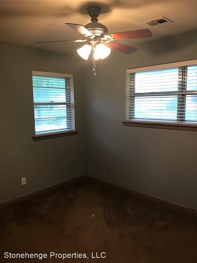Foto del edificio - 4 br, 2 bath House - 2126 Iowa St.