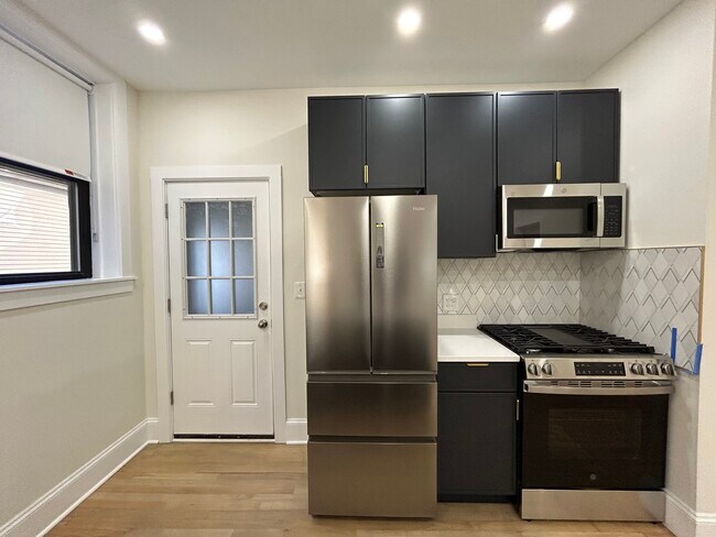 Foto del edificio - 4636 N Hamilton Ave