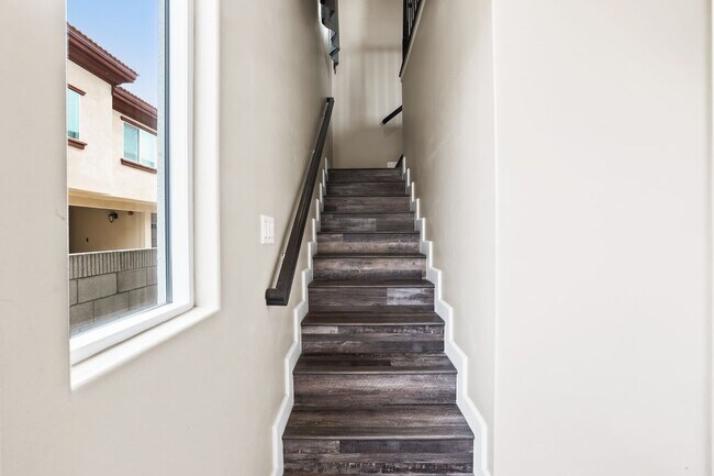 Foto del edificio - 14881 Newland St