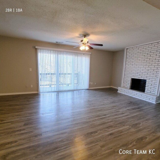 Building Photo - Top floor two bedroom in Midtown!