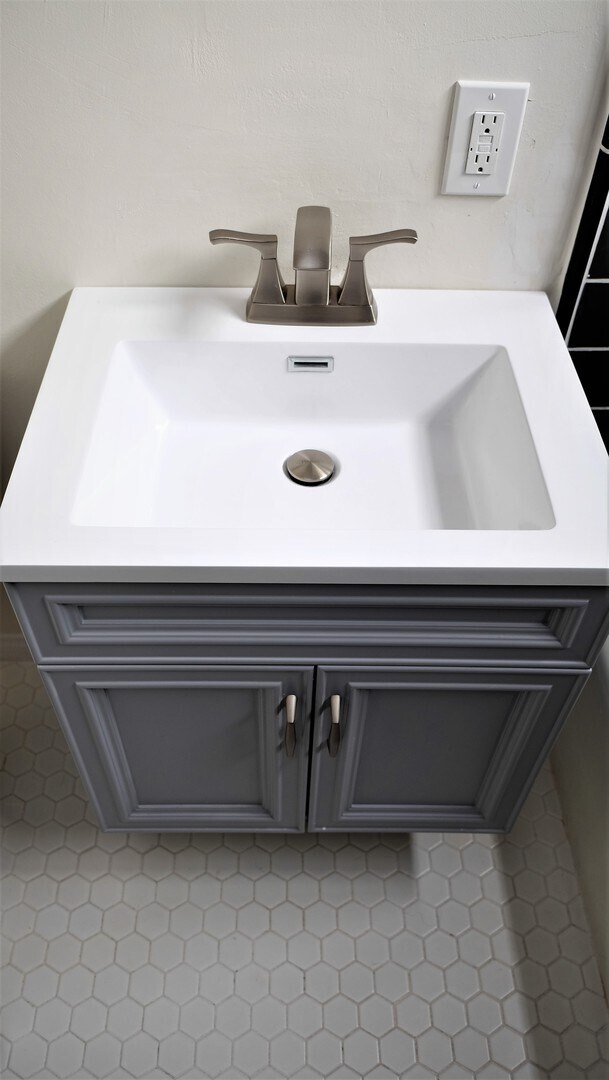 Foto del edificio - Spacious, modern, and bright! Love at first sight