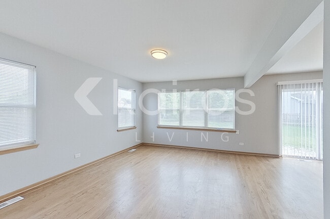 Building Photo - 5206 W Mulberry Ln
