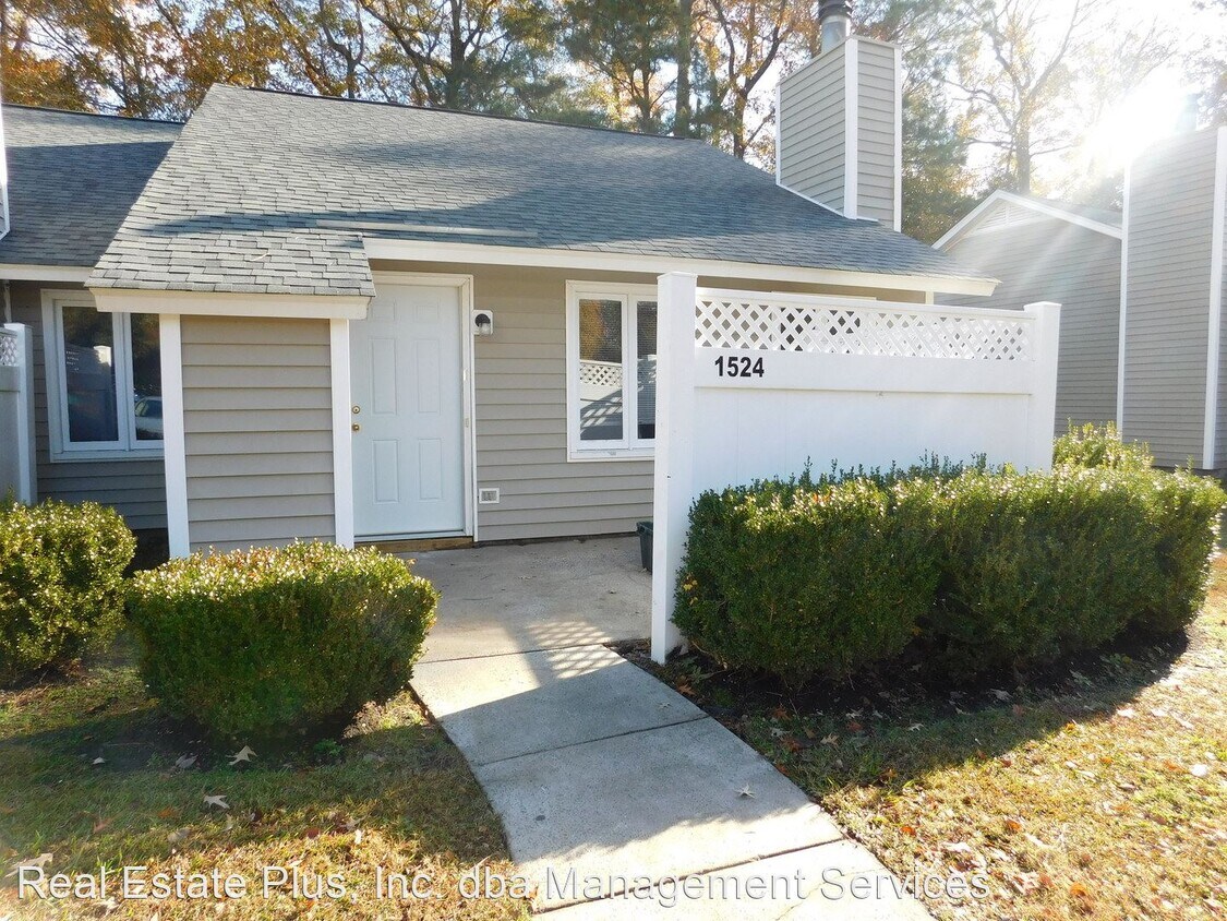 Primary Photo - 2 br, 1 bath House - 1524 College Way