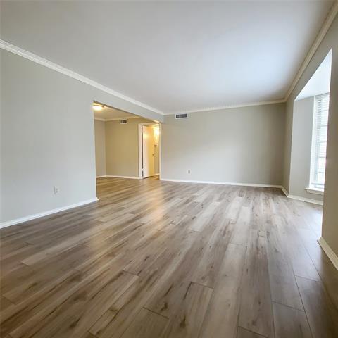 Foto del edificio - 6007 Sandhurst Ln
