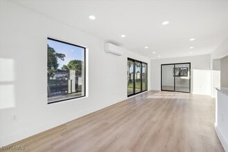 Building Photo - 4419 N Bay Cir