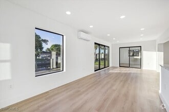 Building Photo - 4419 N Bay Cir