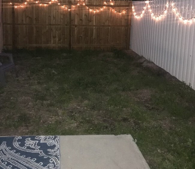 Private yard - 1097 Highlands Dr