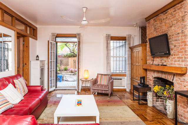 Living room - 270 E 7th St